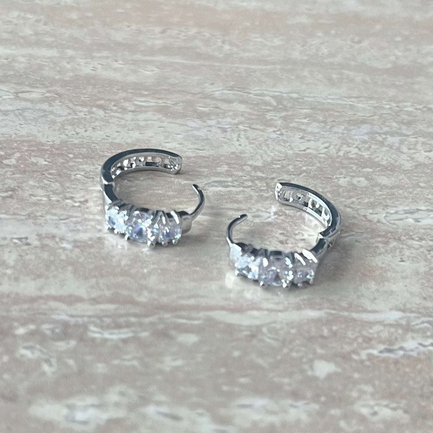 Arracadas de Acero Inoxidable con Circonitas – Estilo Brillante y Elegante