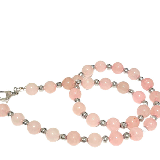Collar Rosado Pastel – Cuentas Artesanales con Acabado Metálico