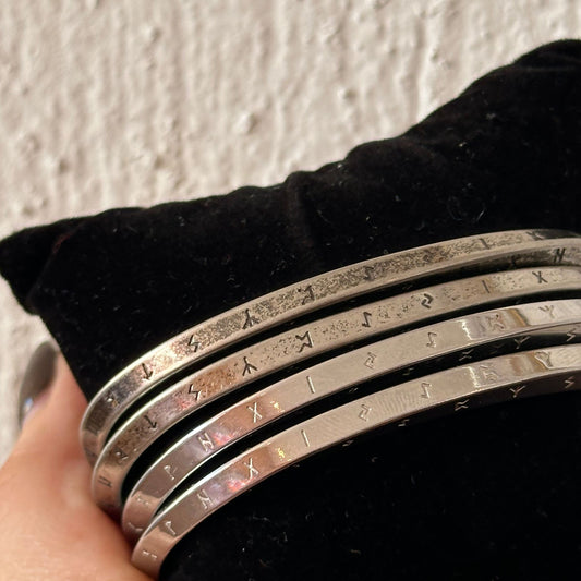 Brazalete Abierto Vintage – Acero Inoxidable Plata Envejecida