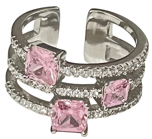 Anillo Ajustable con Tres Piedras Rosa – Brillo Femenino y Estilo Moderno