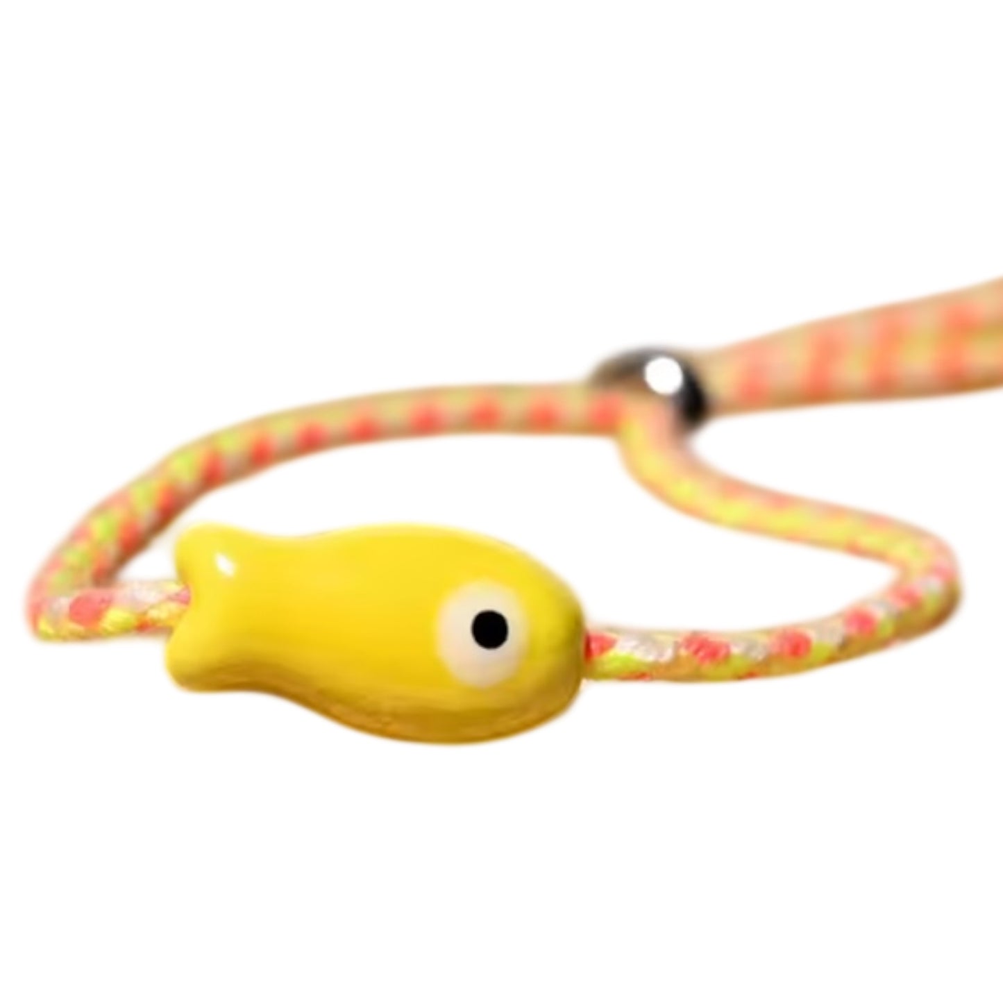 Pulsera Multicolor con Dije de Pez – Cordón Ajustable de Amuleto
