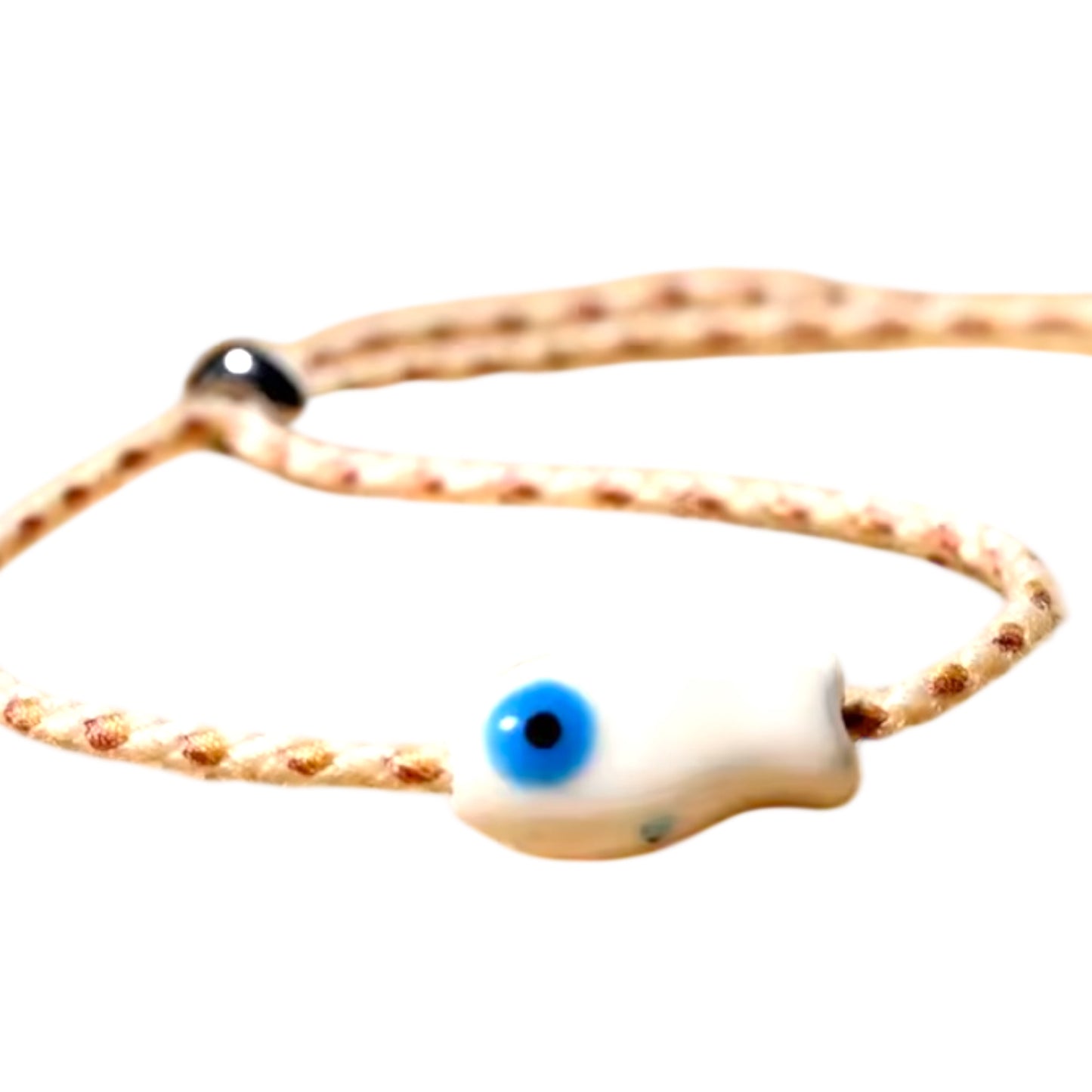 Pulsera Multicolor con Dije de Pez – Cordón Ajustable de Amuleto