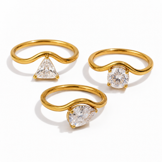 AURA Prisma | Anillo Dorado con Zirconia
