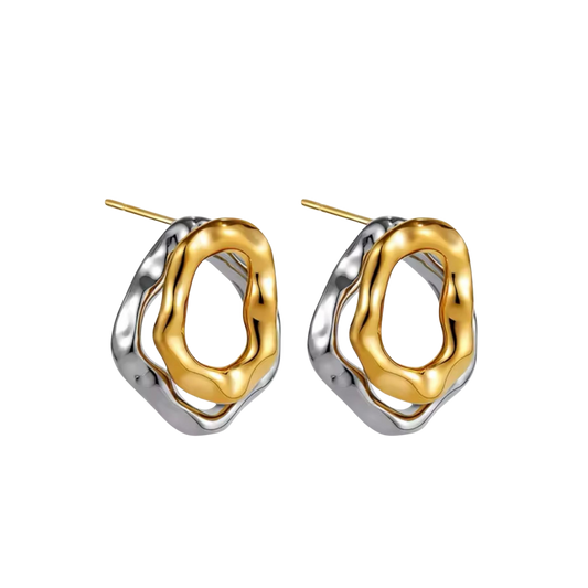 Aretes Dúo Metálico – Diseño Ondulado Bicolor