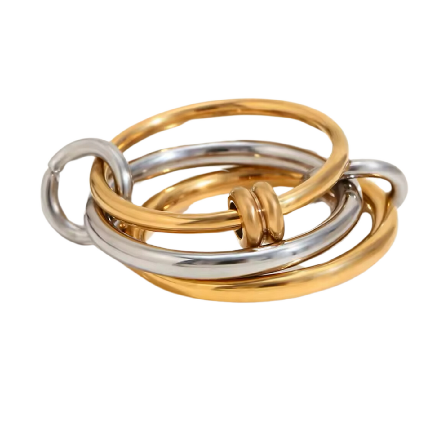 “Anillo triple en acero inoxidable con acabado en dos tonos, dorado y plateado, ideal para look moderno y elegante. Diseño entrelazado, perfecto para uso diario o regalo.”