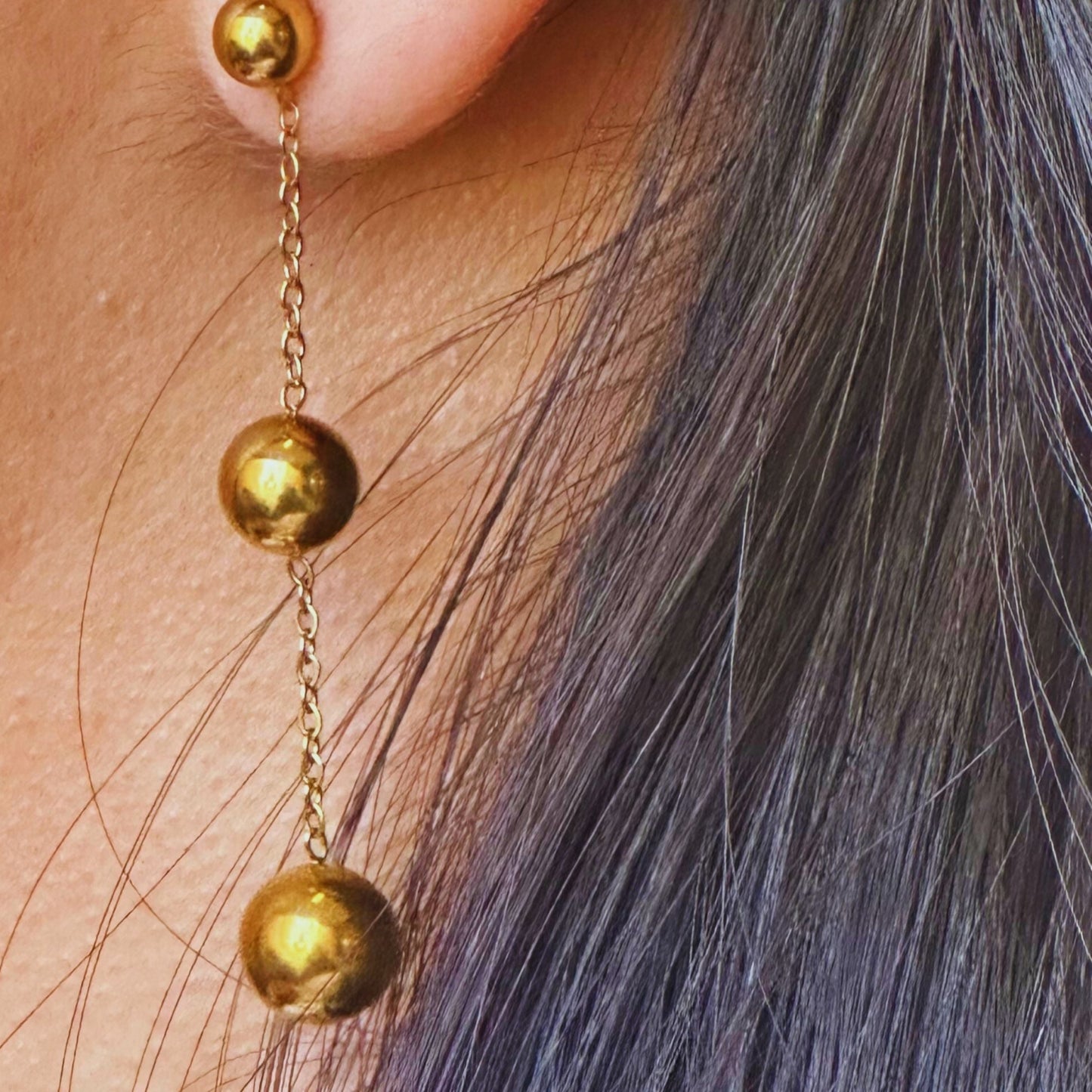 Aretes de Acero Inoxidable 316L Dorados con Diseño de Bolas Colgantes