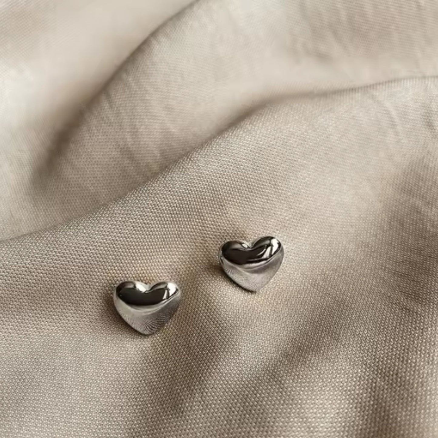 Aretes Corazón Mini – Broquel en acero inoxidable